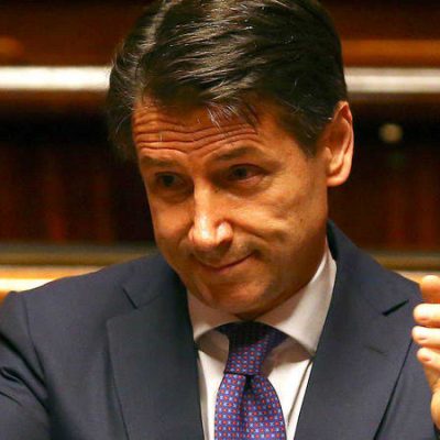 Gobernar por decreto es un insulto al Derecho