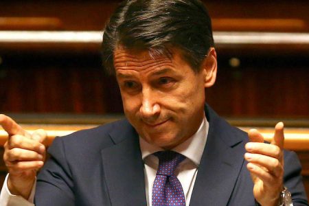Gobernar por decreto es un insulto al Derecho