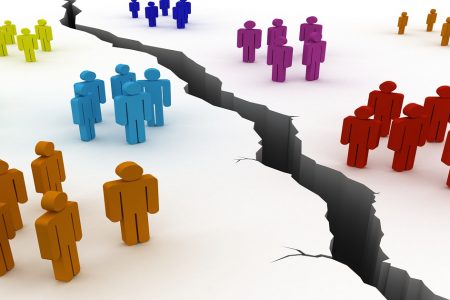 Entre imbéciles y bárbaros